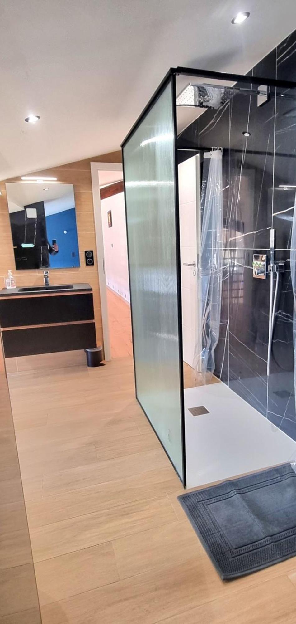 ! New Prestige Loft Climatise Terrasse Jacuzzi !